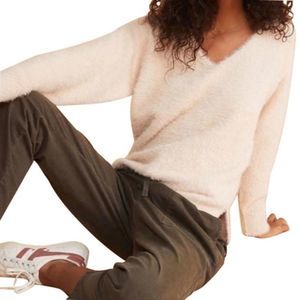 Lou & Grey Fuzzy Ivory Lashout V-neck medium Cream Sweater